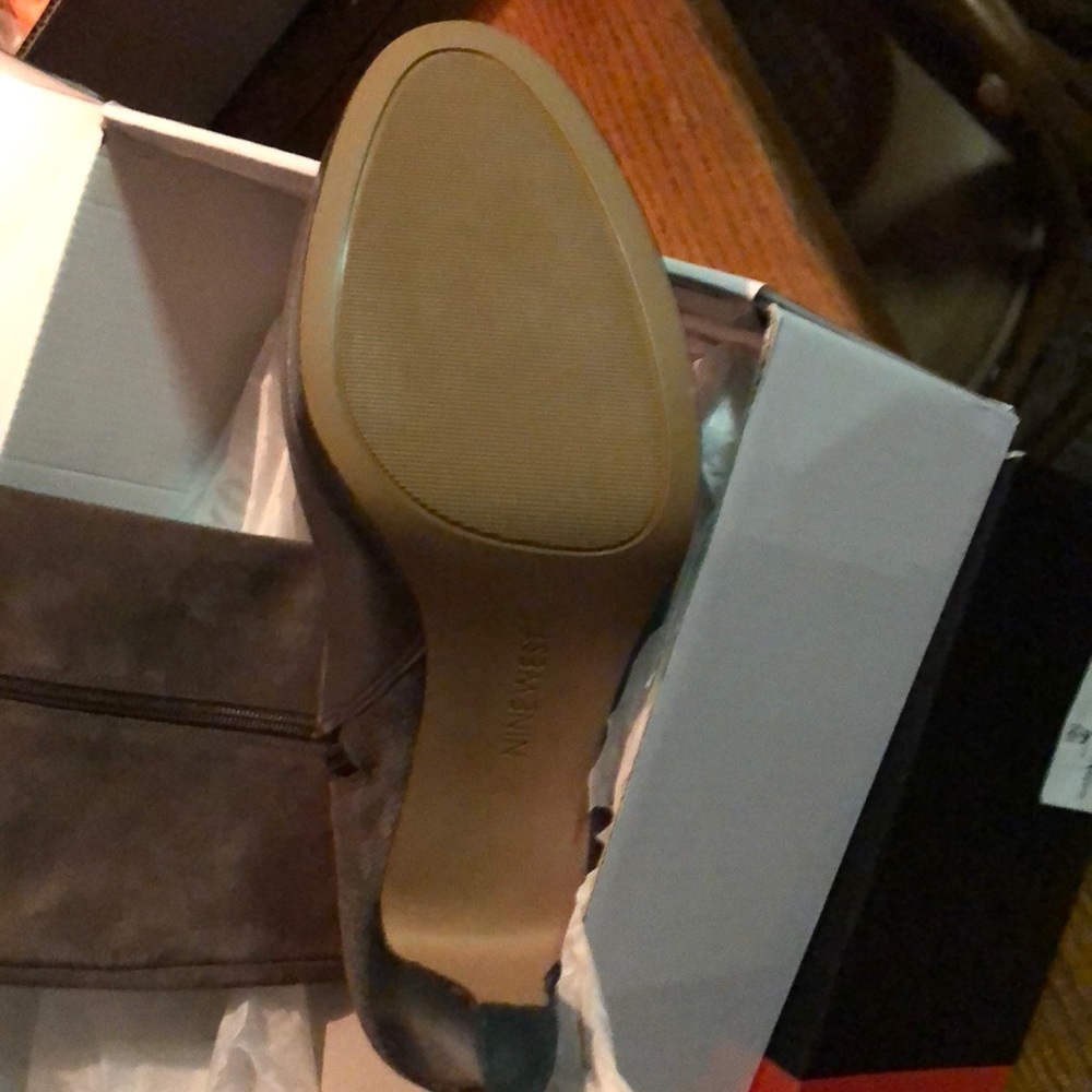 Boots - Picture 3 of 5